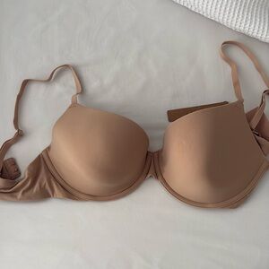 NWT skims t-shirt bra